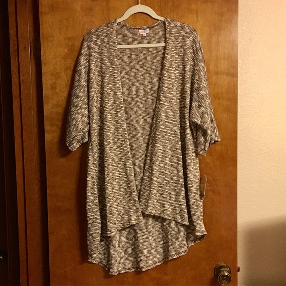 LuLaRoe Tops - NWT LuLaroe Lindsey Kimono